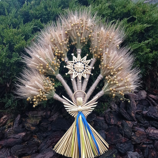 Traditional Ukrainian didukh. Wheat bouquet. Straw wall ornaments. Natural dried flower arrangement. Rustic hanging decor. Housewarming gift.